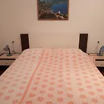 Pondeljak Apartament *