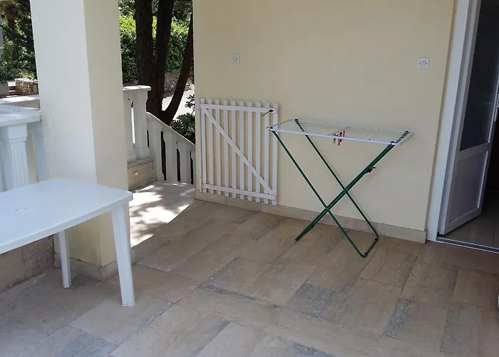 Pondeljak Apartment Malinska