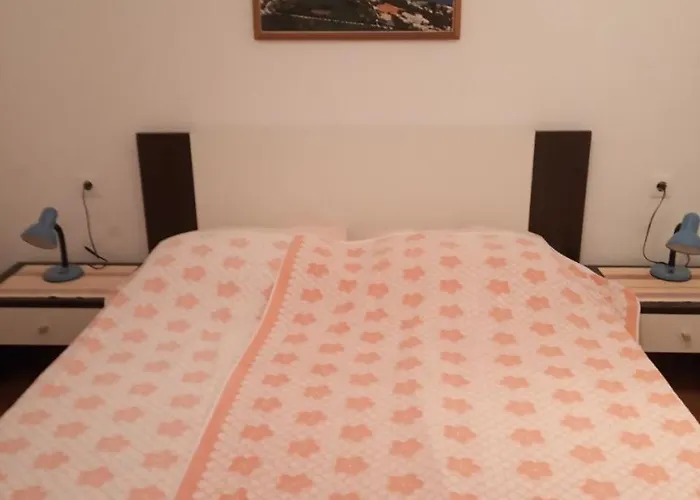 Pondeljak Apartament *